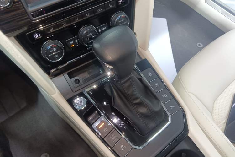 Used Volkswagen Lamando 2018 280TSI DSG Luxury Edition
