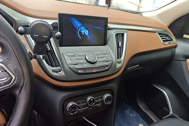 Used Soueast DX7 2015 1.5T Automatic Luxury Model
