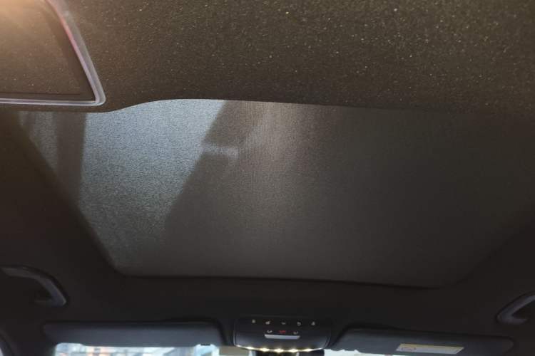 Used Mercedes-Benz GLC 2019 GLC 260 L 4MATIC Dynamic Model Headliner