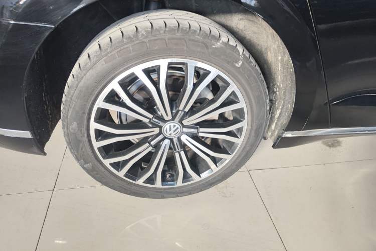 Used Volkswagen Phideon 2018 Revised Version 380TSI Two-Wheel Drive Business Edition
