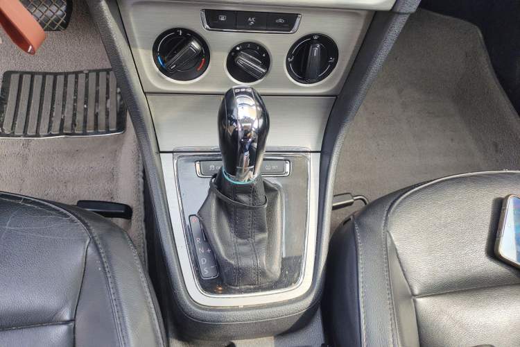 Used Volkswagen Lavida 2013 Revised Version 1.4 TSI DSG Comfort Edition
