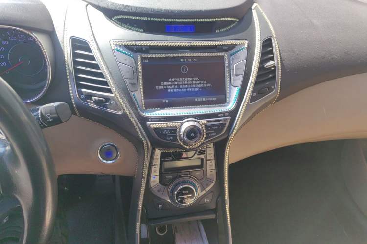 Used Hyundai Elantra (5th Generation / Langdong) 2012 1.8L Automatic Prestige Model Audio And AC Panel