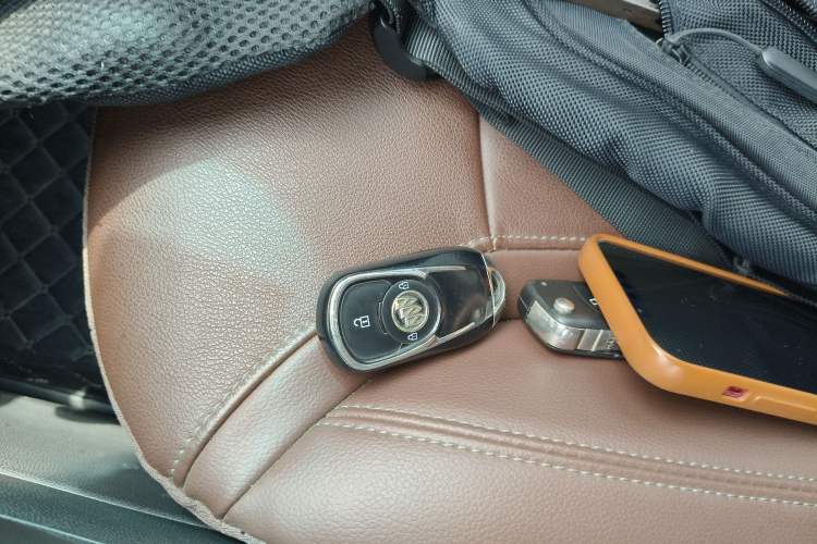 Used Buick GL6 2018 18T 6-Seater Luxury Model Vehicle Key