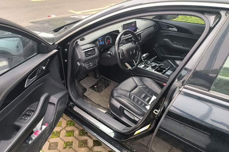 Used Hongqi H5 2018 30TD Dynamic Edition Driver Seat