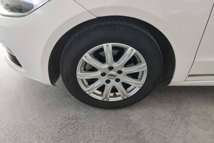 Used Qoros 3 2016 Sedan 1.6L Automatic ZhiNeng Model