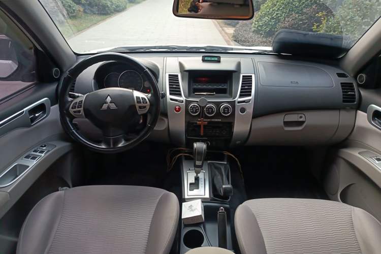 Used Mitsubishi Pajero Sport 2013 3.0L Automatic 4x4 Executive Edition