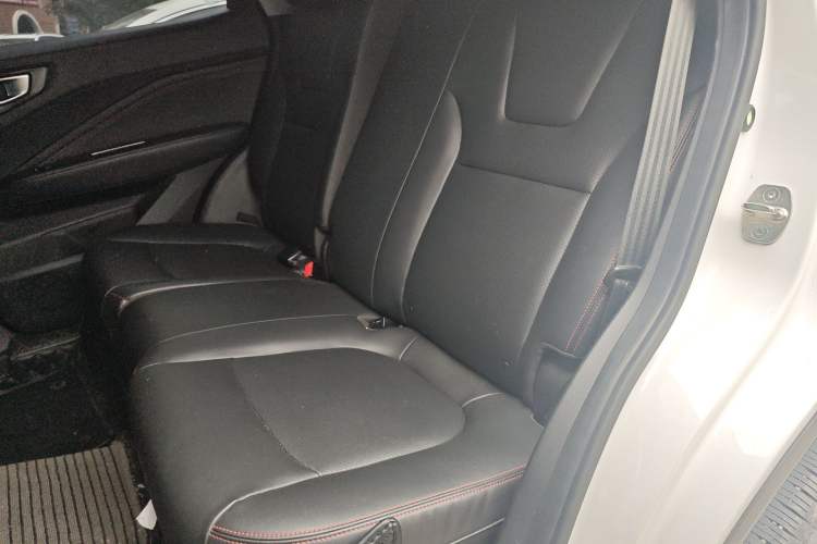 Used Wuling Alvez 2022 1.5T CVT Trendy & Cool Edition
