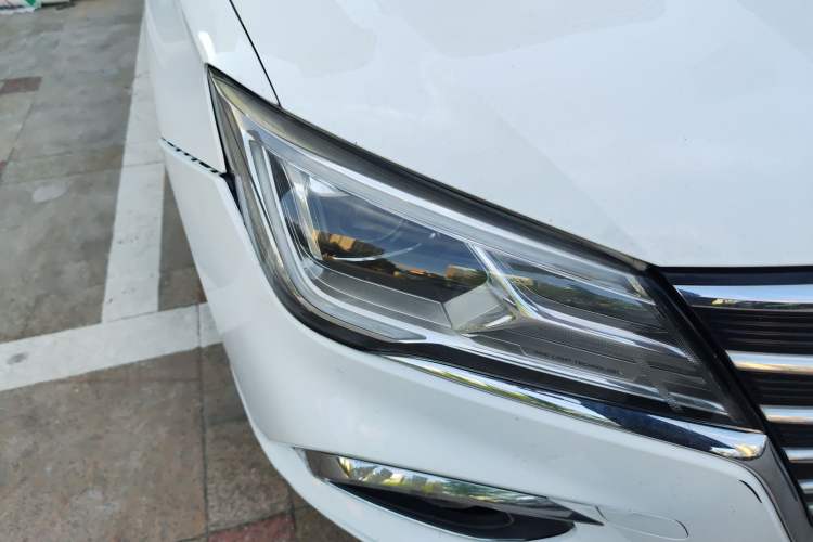 Used Roewe i5 2020 1.5L Automatic 4G Connect Luxury Flagship Edition Right Front Headlight