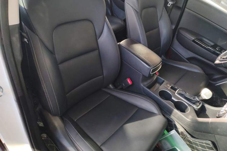 Used Kia KX5 2017 1.6T Automatic Two-Wheel Drive 15th Anniversary Special Edition DLX
