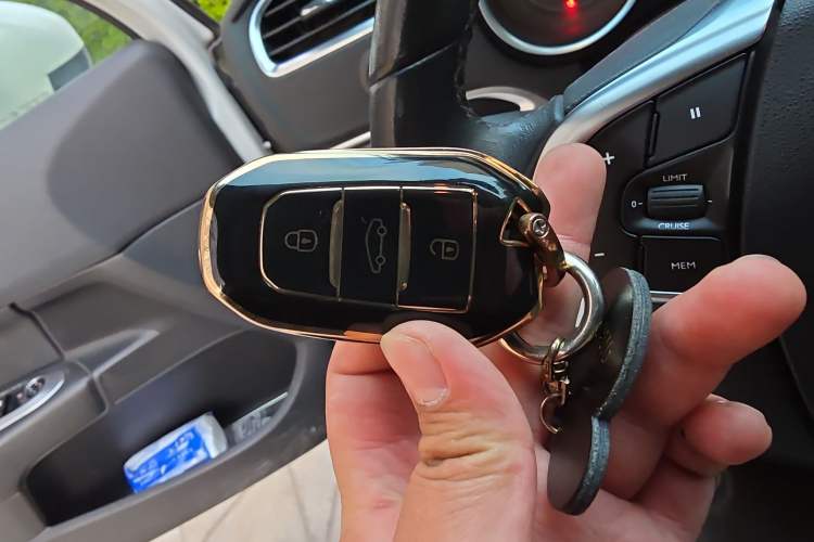 Used Citroen C4L 2014 1.6THP Intelligent Drive Automatic Dynamic Model
