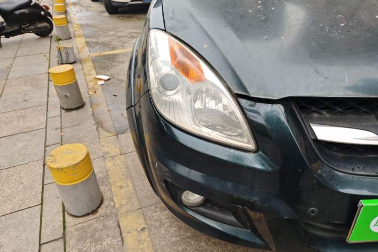 Used JMC Yuhu 7 2012 2.4T Four-Wheel Drive Manual Standard Edition JX4D24 Right Front Headlight