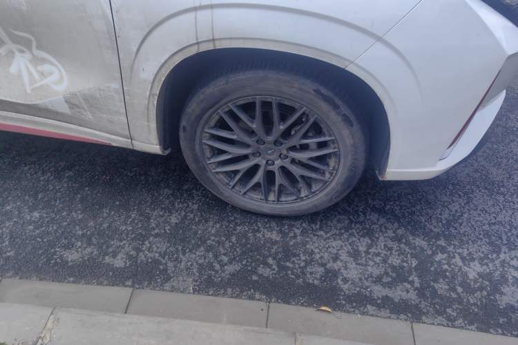 Used CHANGAN OSHAN Z6 2023 Blue Whale 1.5T DCT Luxury Model
