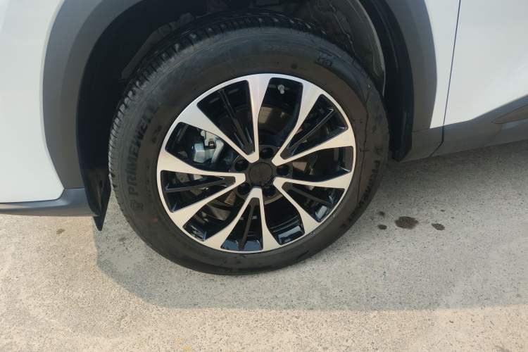 Used Geely Auto Emgrand X7 Sport 2026 Model 1.5TD Wonderful Exterior 4