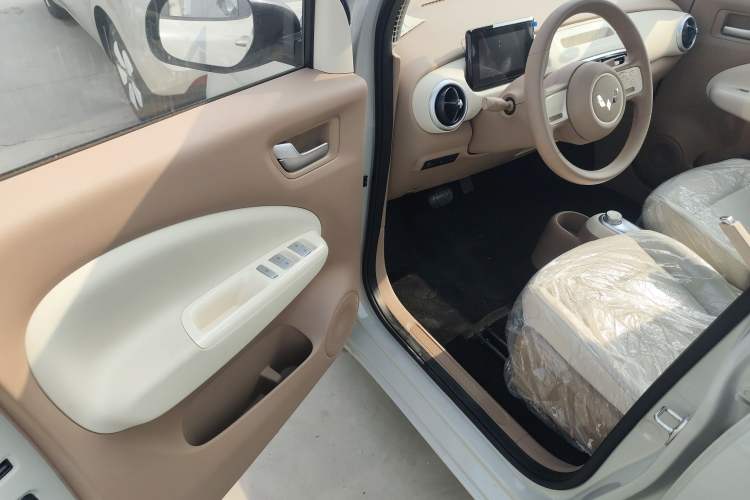 Used Wuling Hongguang MINIEV 2025 Four-Door Version Advanced Edition
