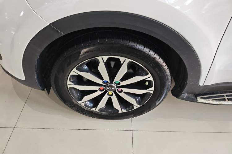 Used Kia KX5 2016 1.6T Automatic Two-Wheel Drive DLX Left Front Wheel Hub