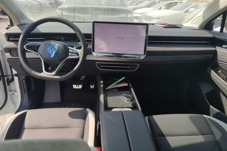 Used Volkswagen ID.7 VIZZION 2024 PRO Model Center Console