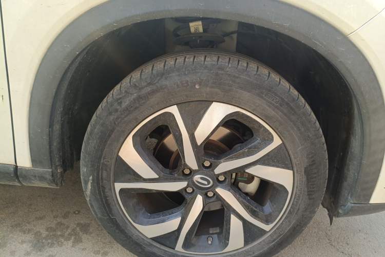 Used GAC Trumpchi GS5 2019 270T Automatic Luxury Edition Right Front Wheel Hub