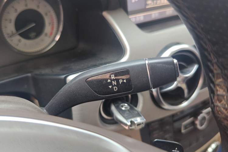 Used Mercedes-Benz GLK-Class 2013 GLK 300 4MATIC Fashion Model