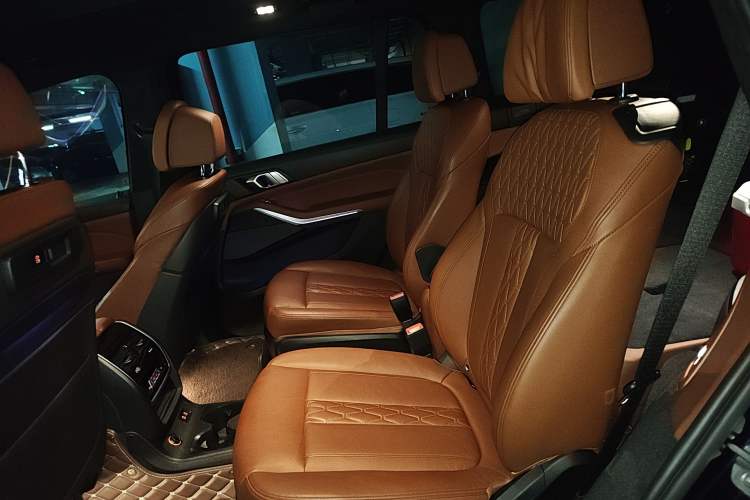 Used BMW X7 2021 xDrive40i Luxury M Sport Package
