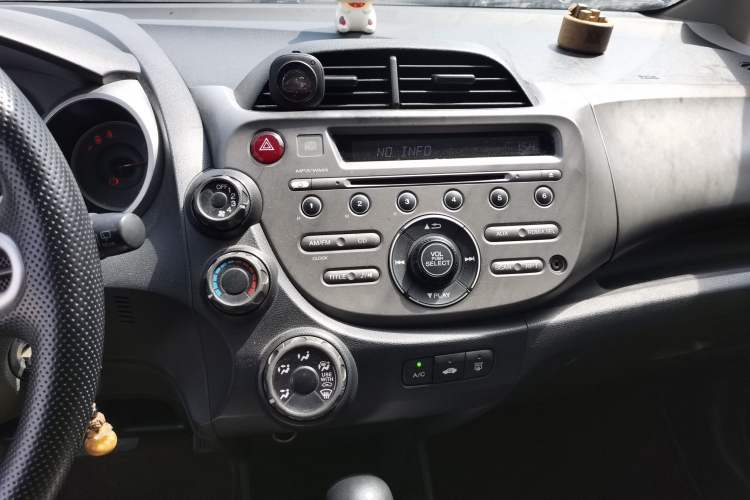 Used Honda Fit 2008 1.5L automatic luxury edition
