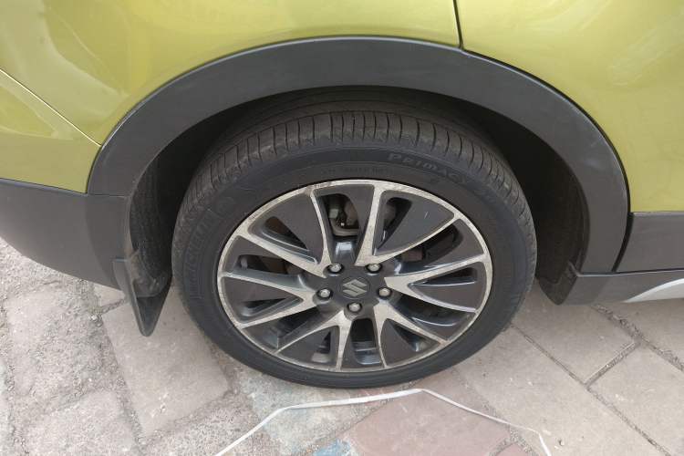 Used Suzuki S-Cross 2014 1.6L CVT Four-Wheel Drive Luxury Version