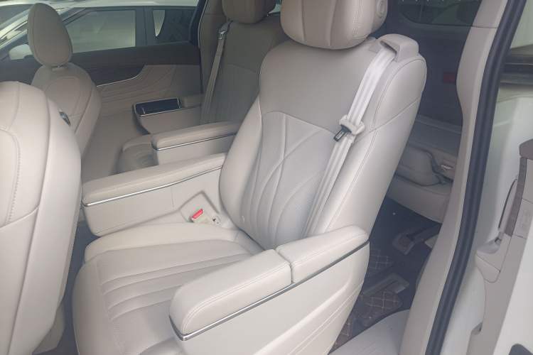 Used Roewe iMAX8 New Energy 2025 1.5T DMH Lu Zun Deluxe Edition Left Rear Seat