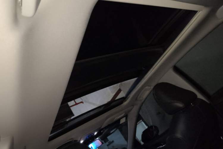 Used Toyota Camry 2019 Dual-Engine 2.5 HG Luxury Edition China VI Standard