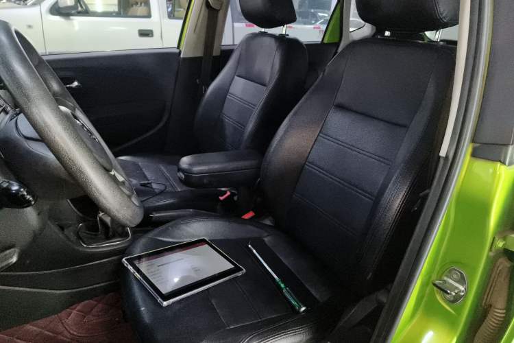 Used Volkswagen Polo 2014 1.6L Manual Comfort Edition
