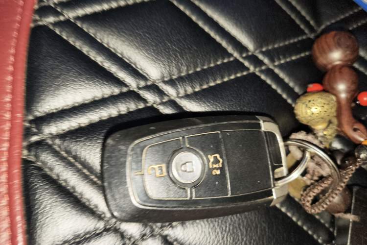 Used Ford Edge 2016 EcoBoost 245 Two-Wheel-Drive Titanium 5-Seater