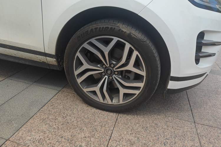 Used Land Rover Range Evoque 2022 Aurora L 249 PS R-Dynamic Luxury Edition Right Front Wheel Hub