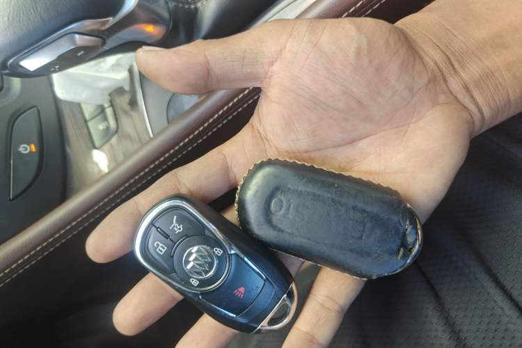 Used Buick Envision 2017 28T Four-Wheel Drive Elite Model Vehicle Key