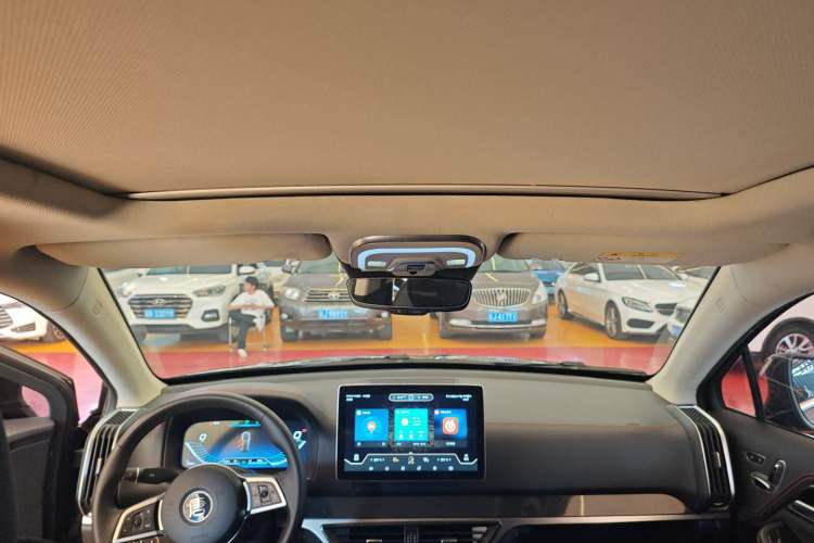 Used BYD Tang New Energy 2018 DM 2.0T All-Wheel Drive Smart Connectivity Luxury Model 7 Seats China V Emission Standard