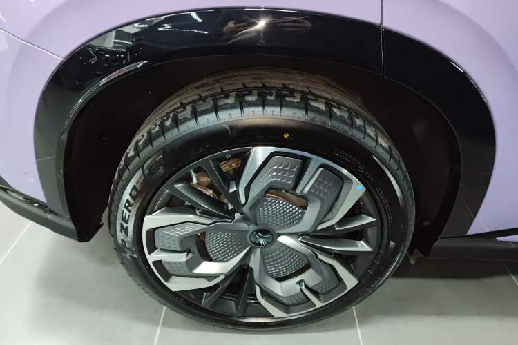 Used Hongqi Tiangong 08 2025 680 Ultra Four-Wheel-Drive Version Exterior 5