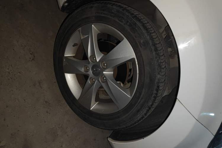Used Hyundai Elantra (5th Generation / Langdong) 2012 1.6L Manual Leading Model Right Front Wheel Hub