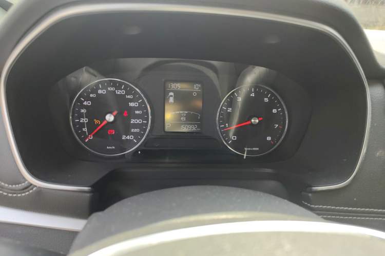 Used Roewe RX5 2016 20T Two-Wheel Drive Automatic Internet Smart Edition
