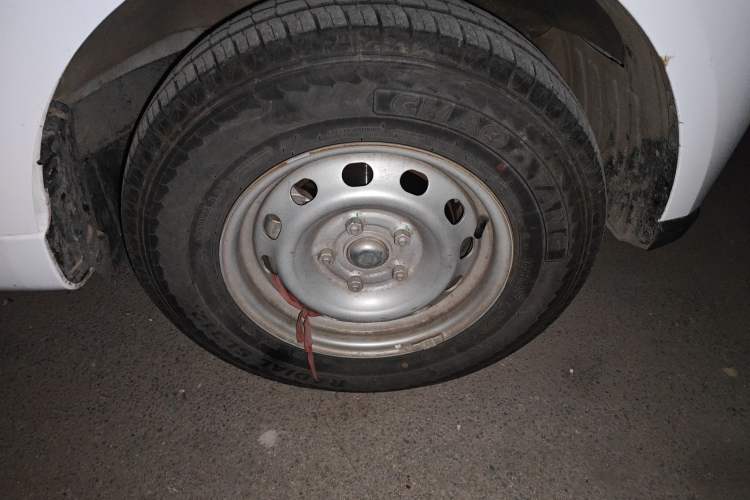 Used Farizon Xingxiang V 2024 Star Enjoy V6E Feature Edition Zhixin 46.08 kWh Right Front Wheel Hub