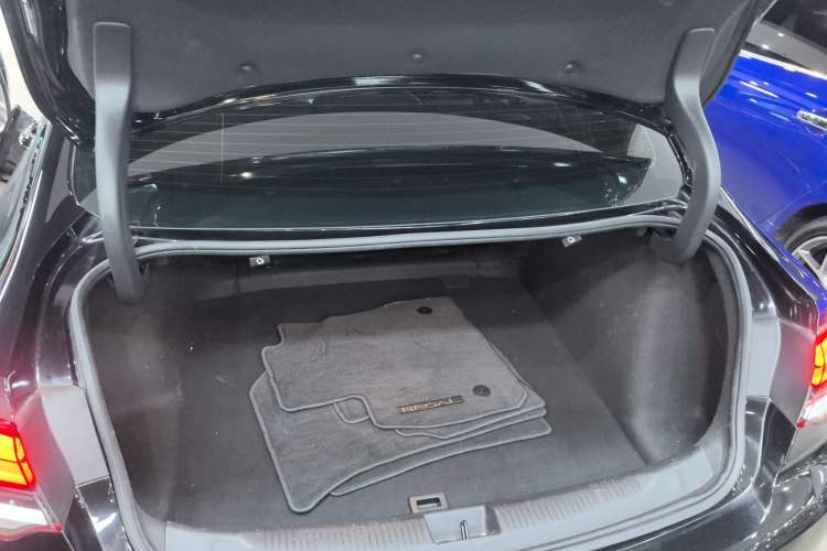 Used Buick Regal 2024 25T Deluxe Edition Trunk