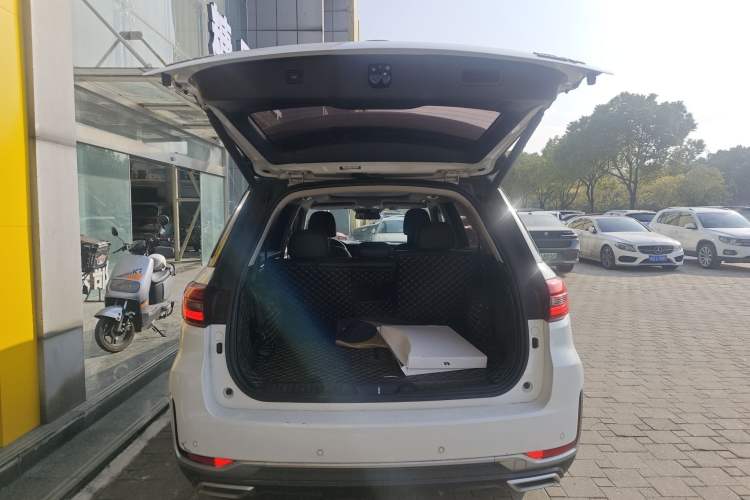 Used CHANGAN CS95 2019 2.0T Two-Wheel-Drive Luxury Version
