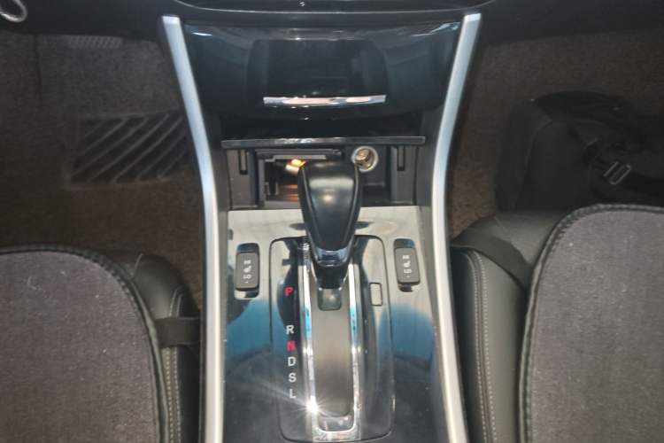 Used Honda Accord 2016 2.0L Elite Edition Gear Lever