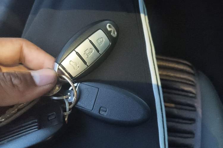 Used Infiniti Q50L 2016 2.0T Comfort Edition
