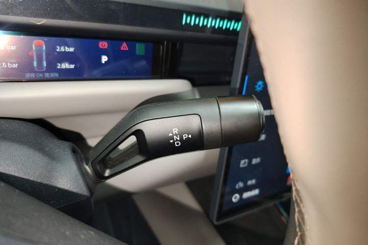 Used Lynk & Co Z10 2025 95 kWh 766 km Range Rear-Wheel Drive Max