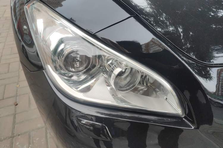 Used Infiniti M Series 2011 M25 Luxury Model