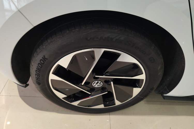 Used Volkswagen ID.3 2024 Pure & Smart Edition Right Rear Wheel Hub