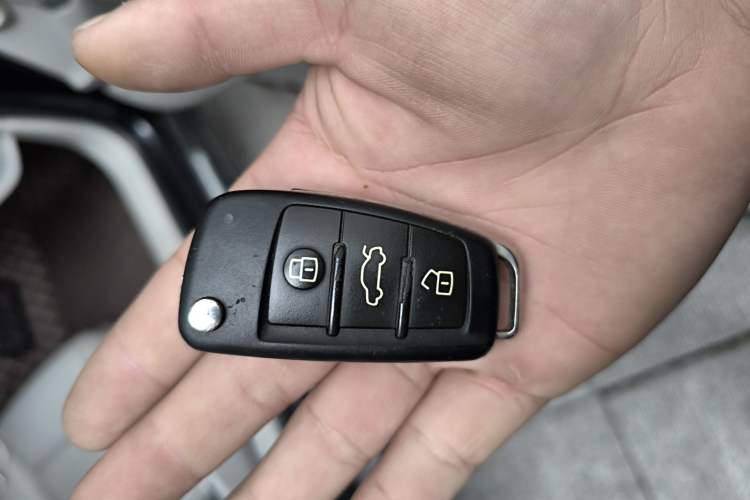 Used Audi A6L 2010 2.4L Comfort Edition Vehicle Key