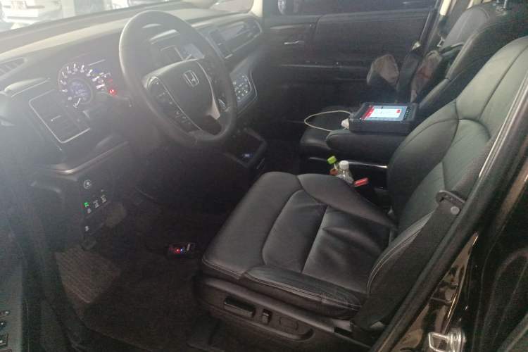 Used Honda Elysion 2016 2.4L Style Edition
