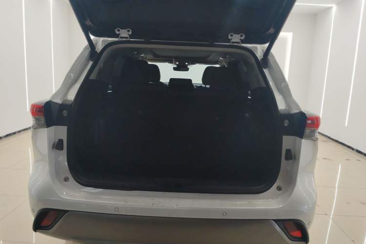 Used Toyota Highlander 2023 2.5L Smart Electric Hybrid Dual-Engine Four-Wheel Drive Prestige Version – 7 Seats
