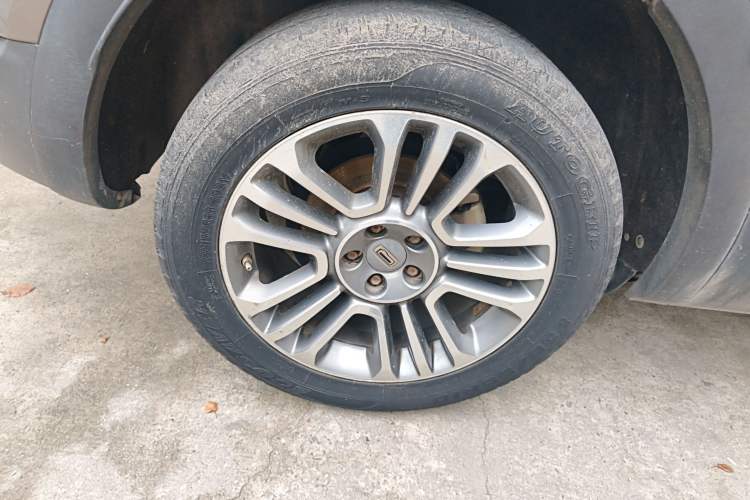 Used Qoros 5 2018 1.6T Automatic Prestige Model Exterior 5