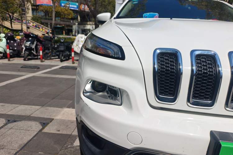 Used Jeep Cherokee 2017 2.0L Superior Edition