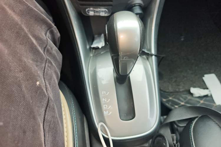 Used Chevrolet Trax 2016 1.4T Automatic Two-Wheel Drive Luxury Version Gear Lever