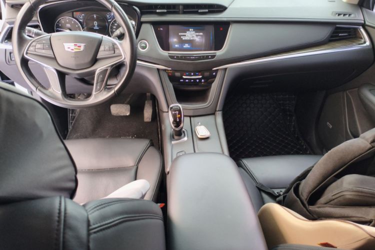 Used Cadillac XT5 2018 25T Luxury Model
